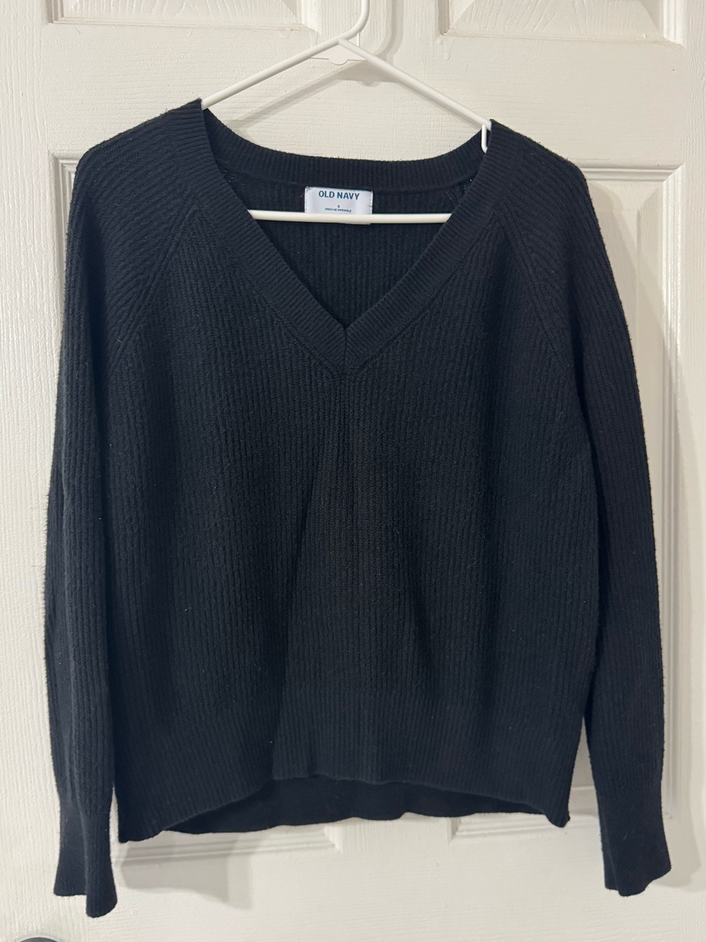 Old Navy Black V-Neck Pullover Sweater